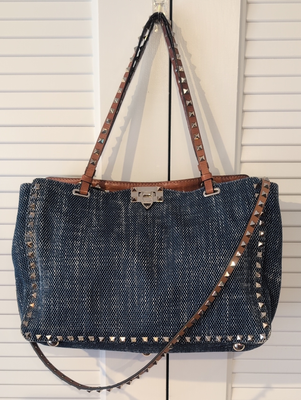 Valentino Garavani Denim Rockstud Tote Bag - Picture 2 of 16